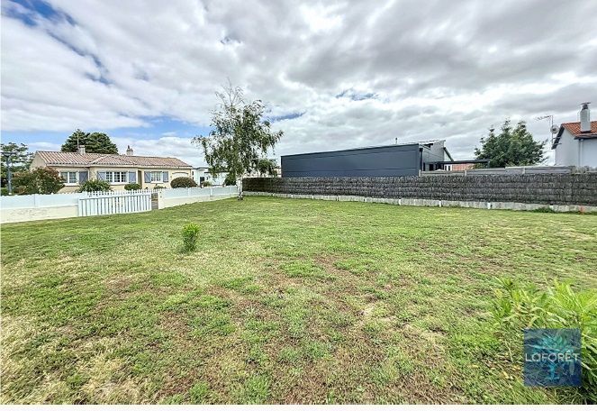 Terrain à bâtir 325 m² à Givrand (85800)