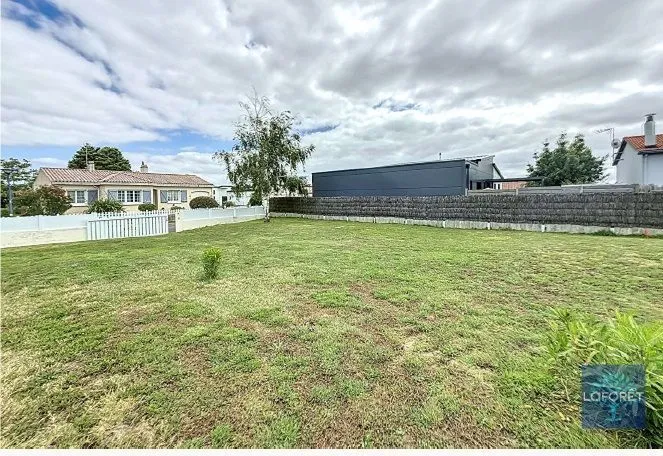 Terrain à bâtir 325 m² à Givrand (85800)