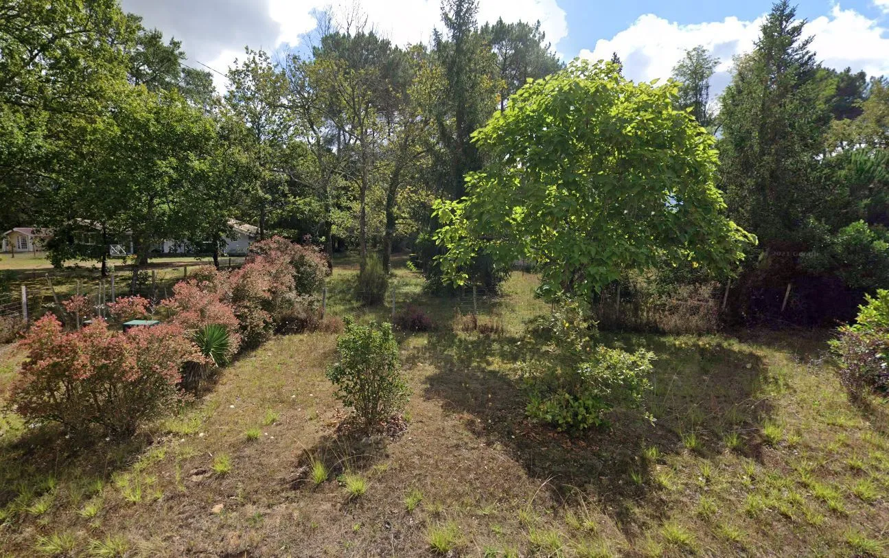 Terrain à bâtir à Lugos