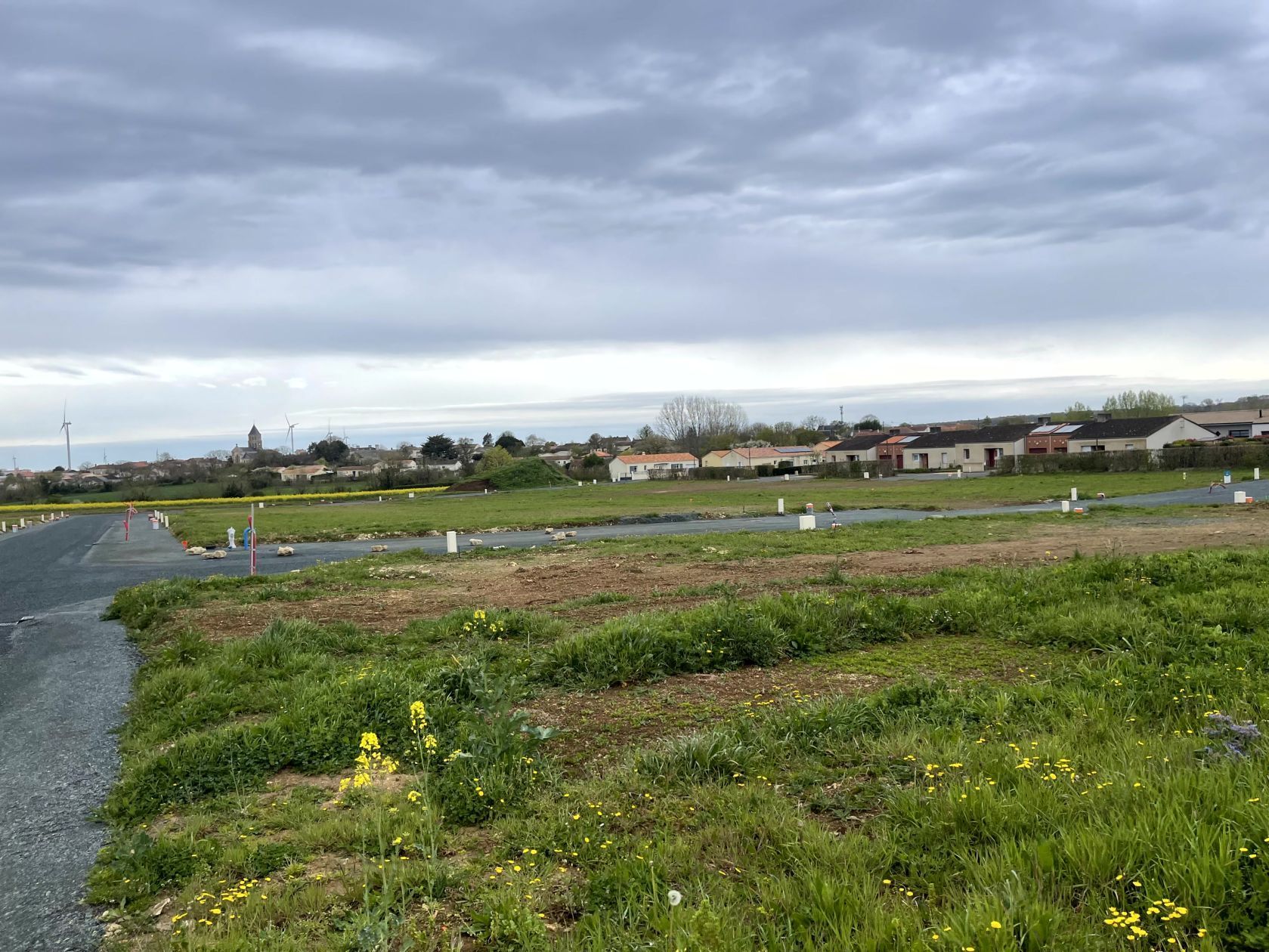 Terrain à bâtir 421 m² à Saint-Hilaire-des-Loges (85240)