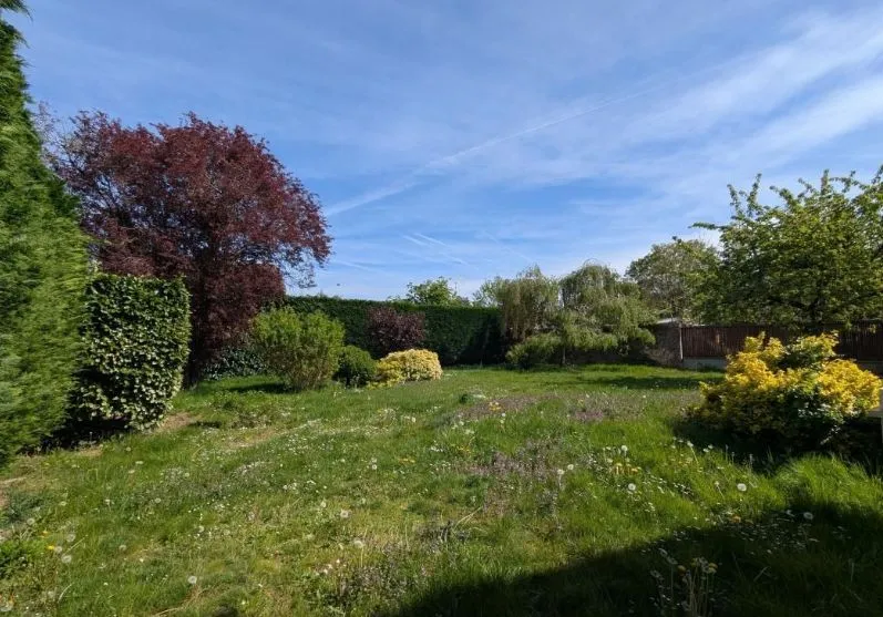 Terrain à bâtir 300 m² à Lagny-sur-Marne (77400)