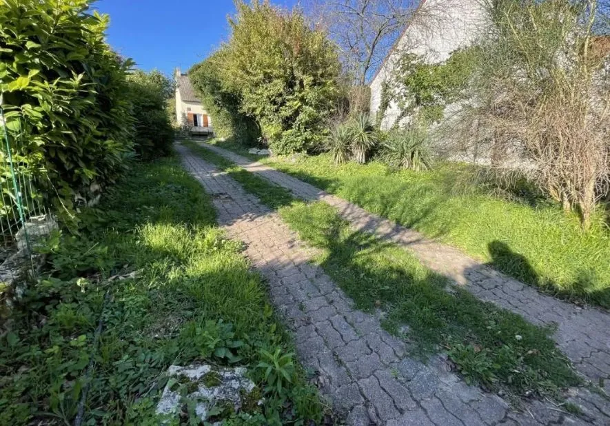 Terrain à bâtir 275 m² à Thorigny-sur-Marne (77400)