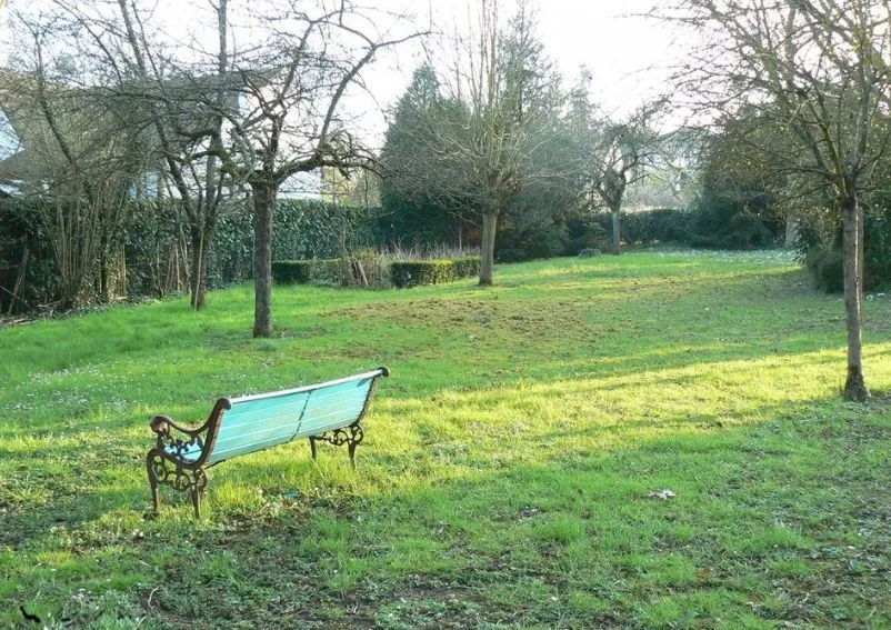 Terrain à bâtir 1800 m² à Serris (77700)