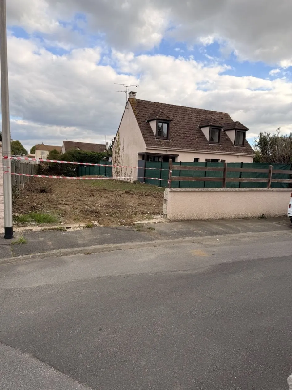 Terrain à bâtir 325 m² à Saint-Germain-lès-Arpajon (91180)