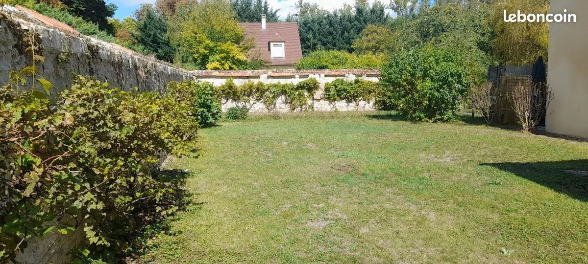 Terrain à bâtir 300 m² à Rubelles (77950)