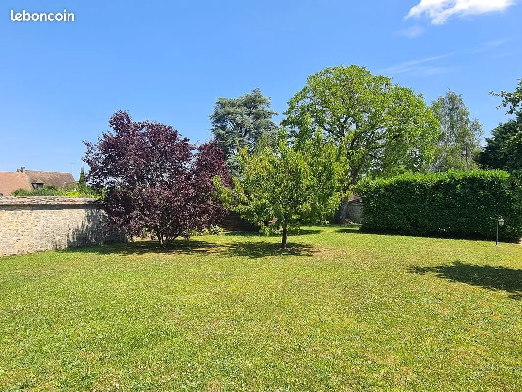 Terrain à bâtir 600 m² à Fontainebleau (77300)