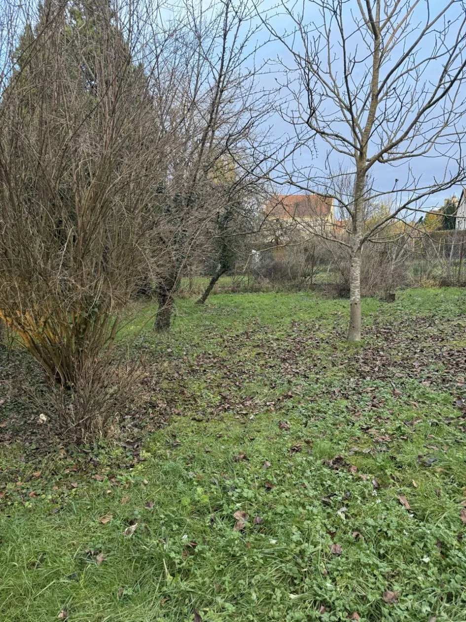 Terrain à bâtir 658 m² à Combs-la-Ville (77380)