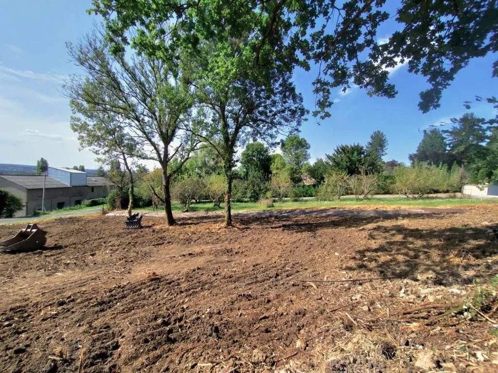 Terrain à bâtir 1300 m² à Abrest (03200)
