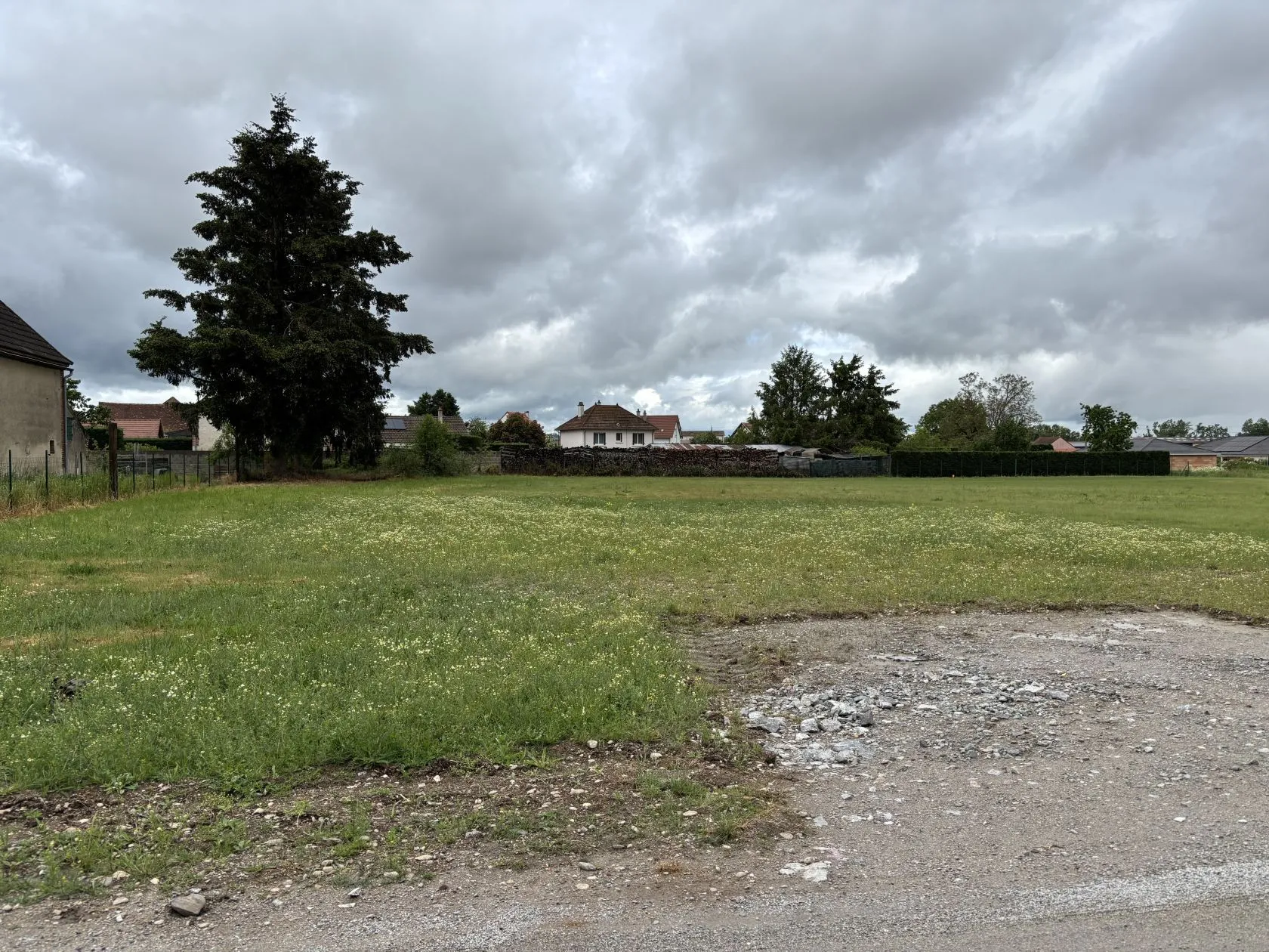 Terrain à bâtir 1480 m² à Saint-Pourcain-sur-Sioule (03500)