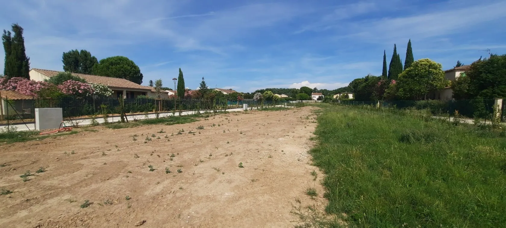 Terrain à bâtir 600 m² à Fontvieille (13990)