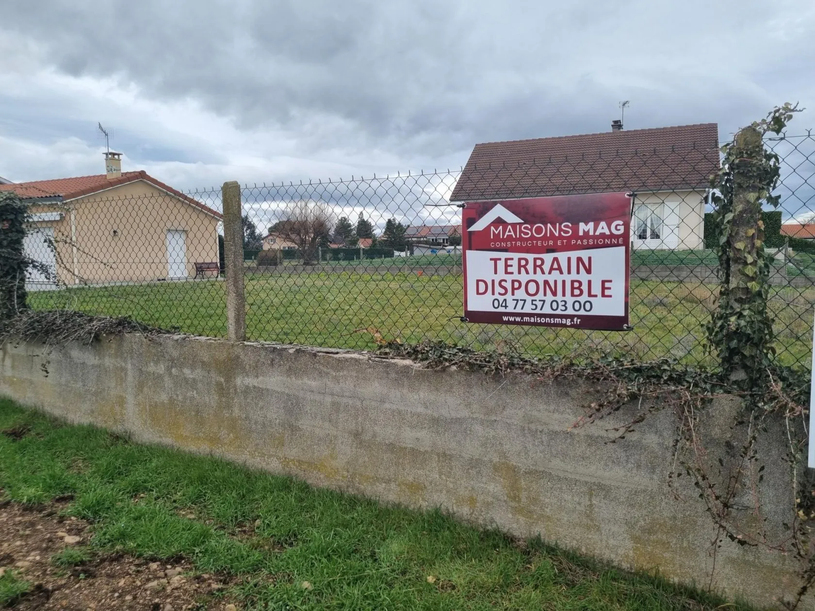 Terrain à bâtir 800 m² à Craintilleux (42210)