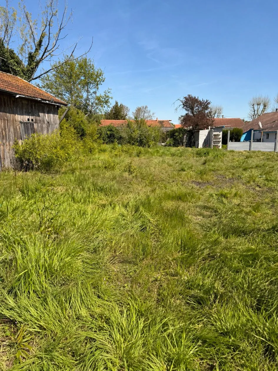 Terrain à bâtir 352 m² à Arès (33740)