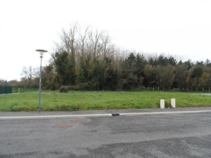 Terrain à bâtir 420 m² à Saint-Pierre-du-Mont (40280)