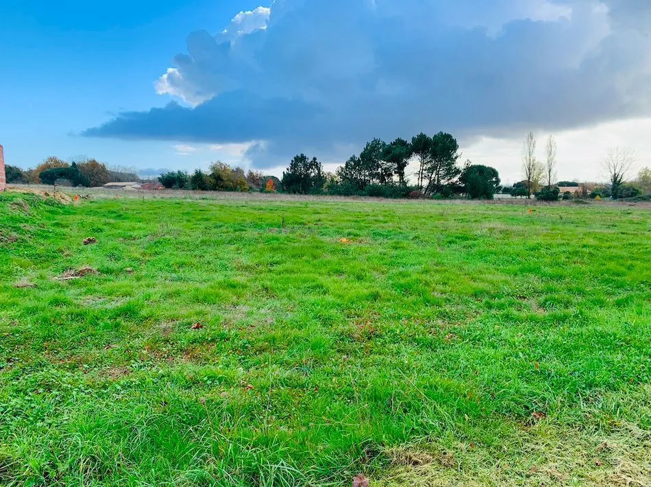Terrain à bâtir 832 m² à Saint-André-de-Cubzac (33240)
