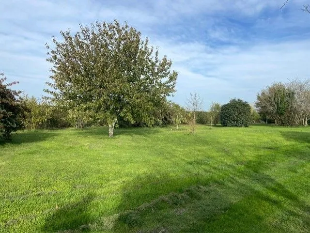 Terrain à bâtir 1079 m² à Cussac-Fort-Médoc (33460)
