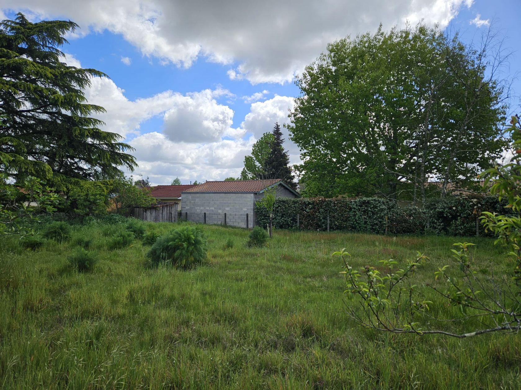 Terrain à bâtir 460 m² à Castres-Gironde (33640)