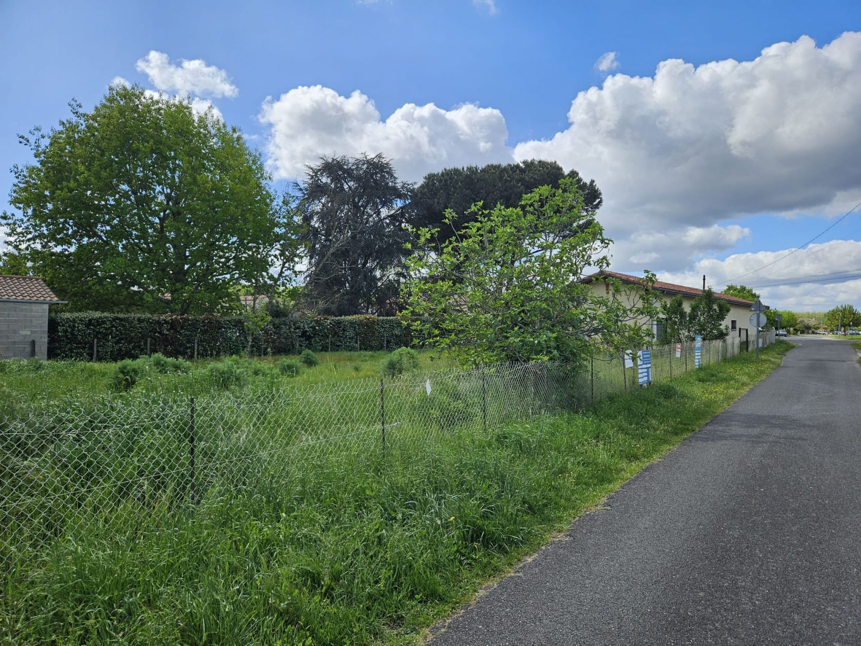 Terrain à bâtir 460 m² à Castres-Gironde (33640)