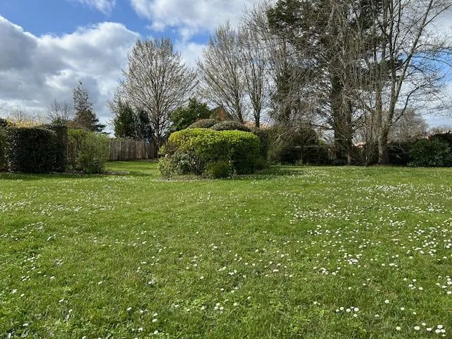 Terrain à bâtir 415 m² à Léognan (33850)