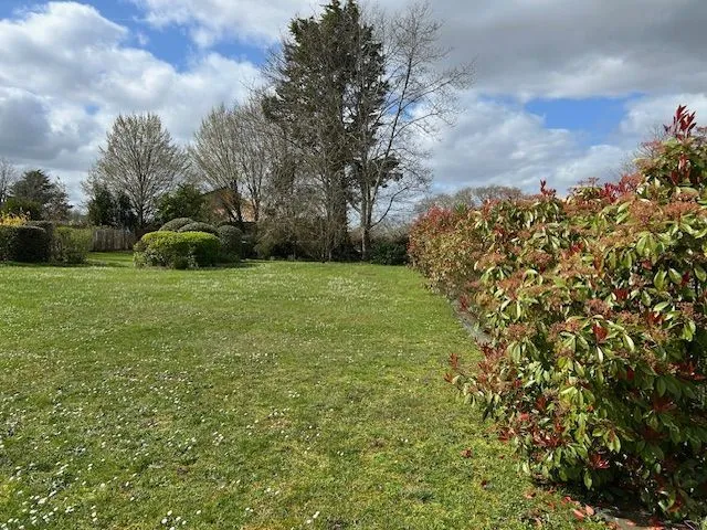 Terrain à bâtir 415 m² à Léognan (33850)