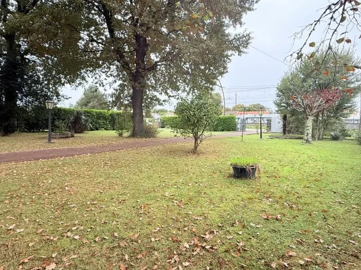 Terrain à bâtir 650 m² à Listrac-Médoc (33480)