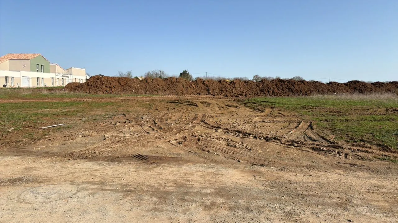 Terrain à bâtir 382 m² à Aiffres (79230)