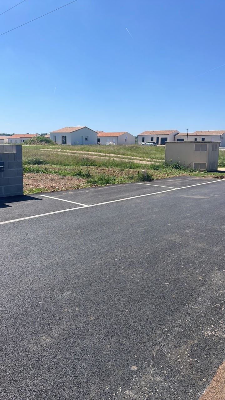 Terrain à bâtir 427 m² à Échiré (79410)