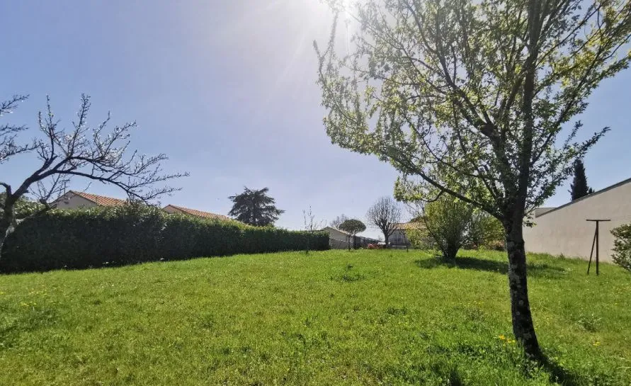Terrain à bâtir 2067 m² à Niort (79000)
