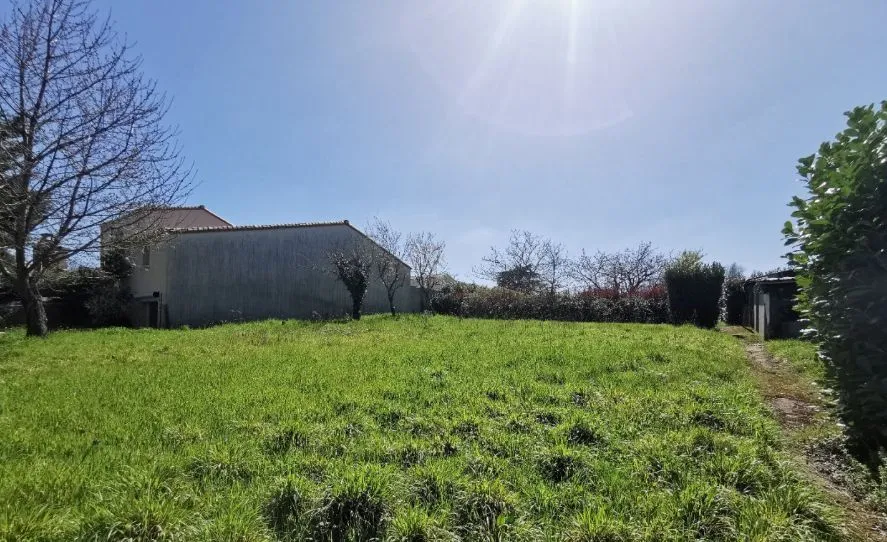 Terrain à bâtir 2067 m² à Niort (79000)