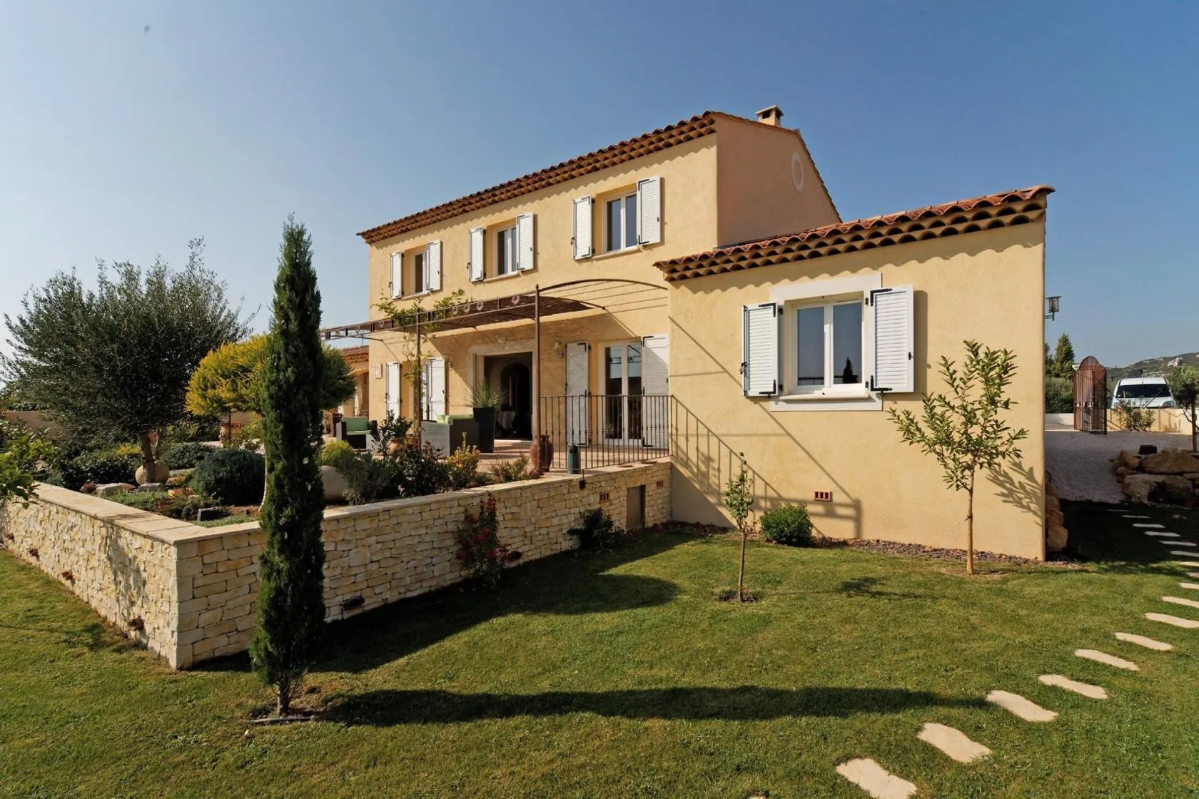 Maison neuve à Saint-Laurent-des-Arbres