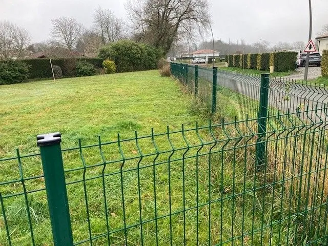 Terrain à bâtir 780 m² à Bretagne-de-Marsan (40280)