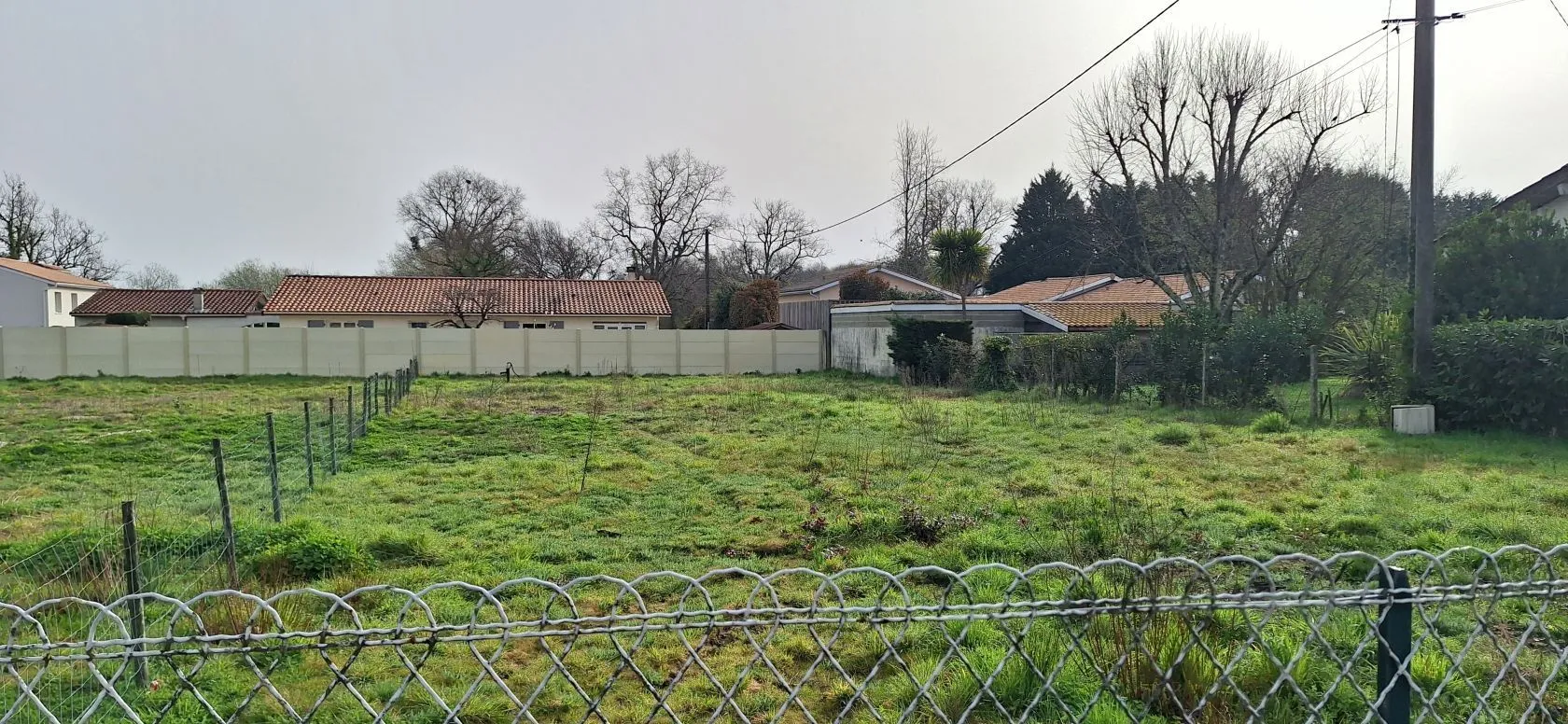 Terrain à bâtir 671 m² à Ludon-Médoc (33290)