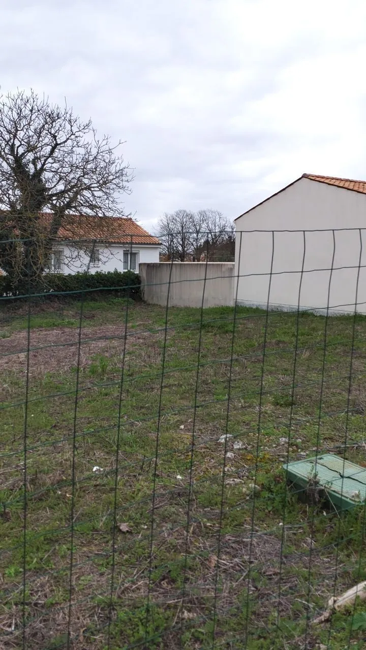 Terrain à bâtir 411 m² à Niort (79000)