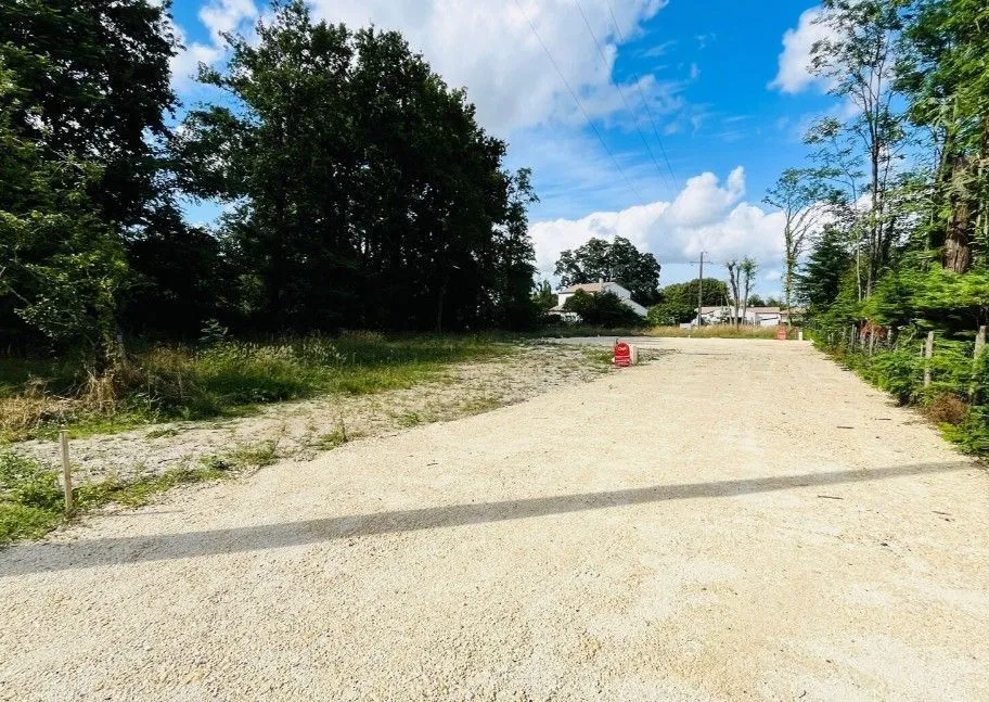 Terrain à bâtir 451 m² à Breuillet (17920)