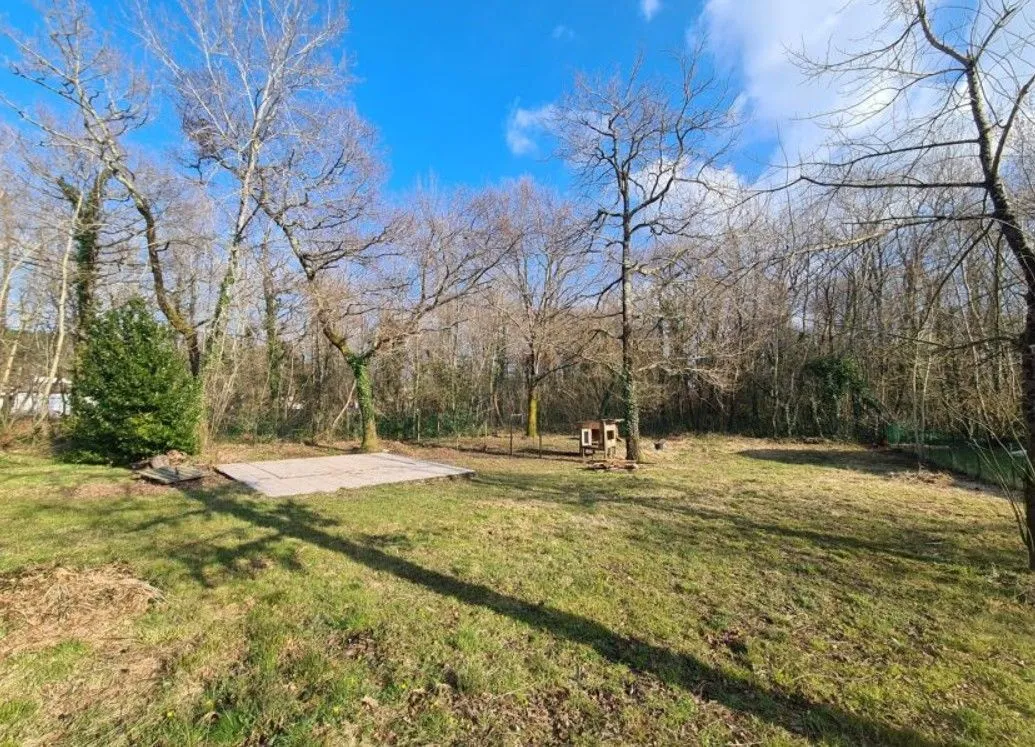 Terrain à bâtir 830 m² à Breuillet (17920)