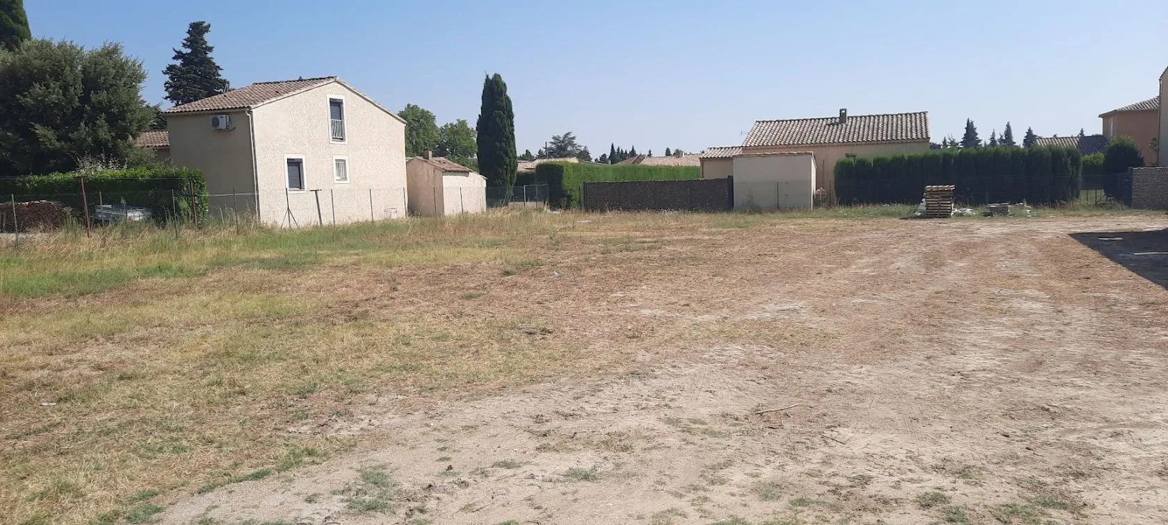 Terrain à bâtir 1173 m² à Violès (84150)