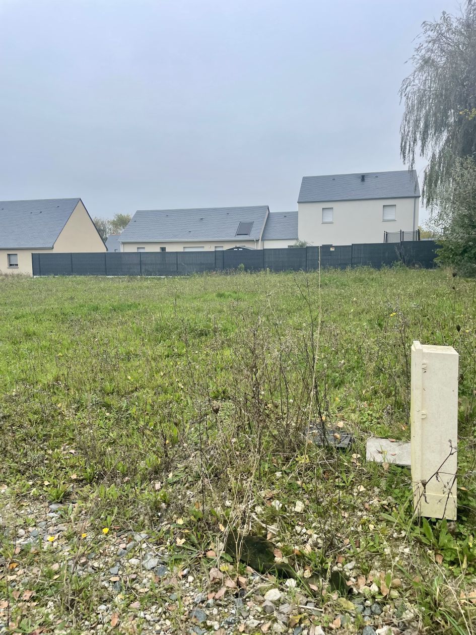 Terrain à bâtir 341 m² à Longué-Jumelles (49160)