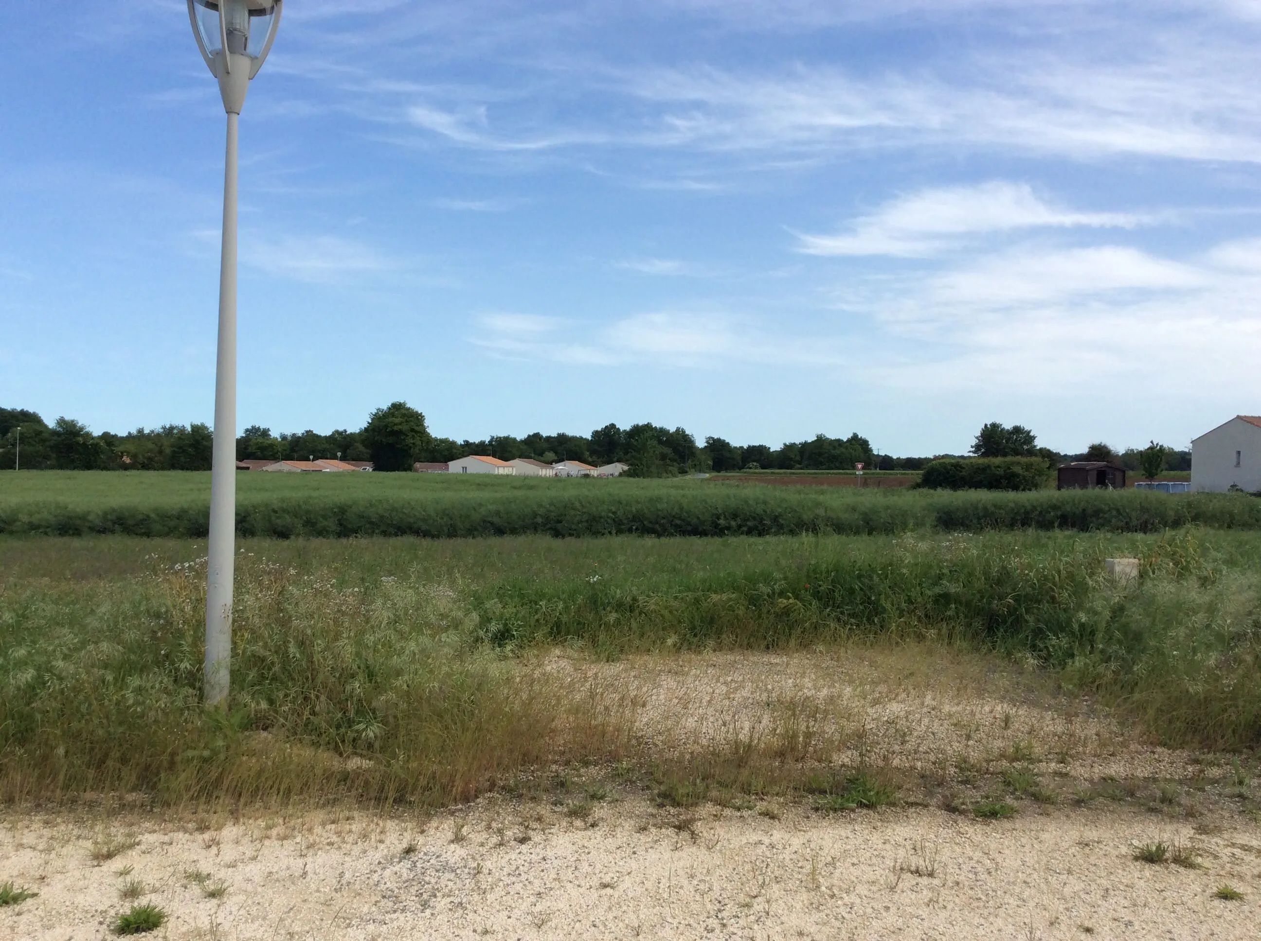 Terrain à bâtir 830 m² à Écoyeux (17770)