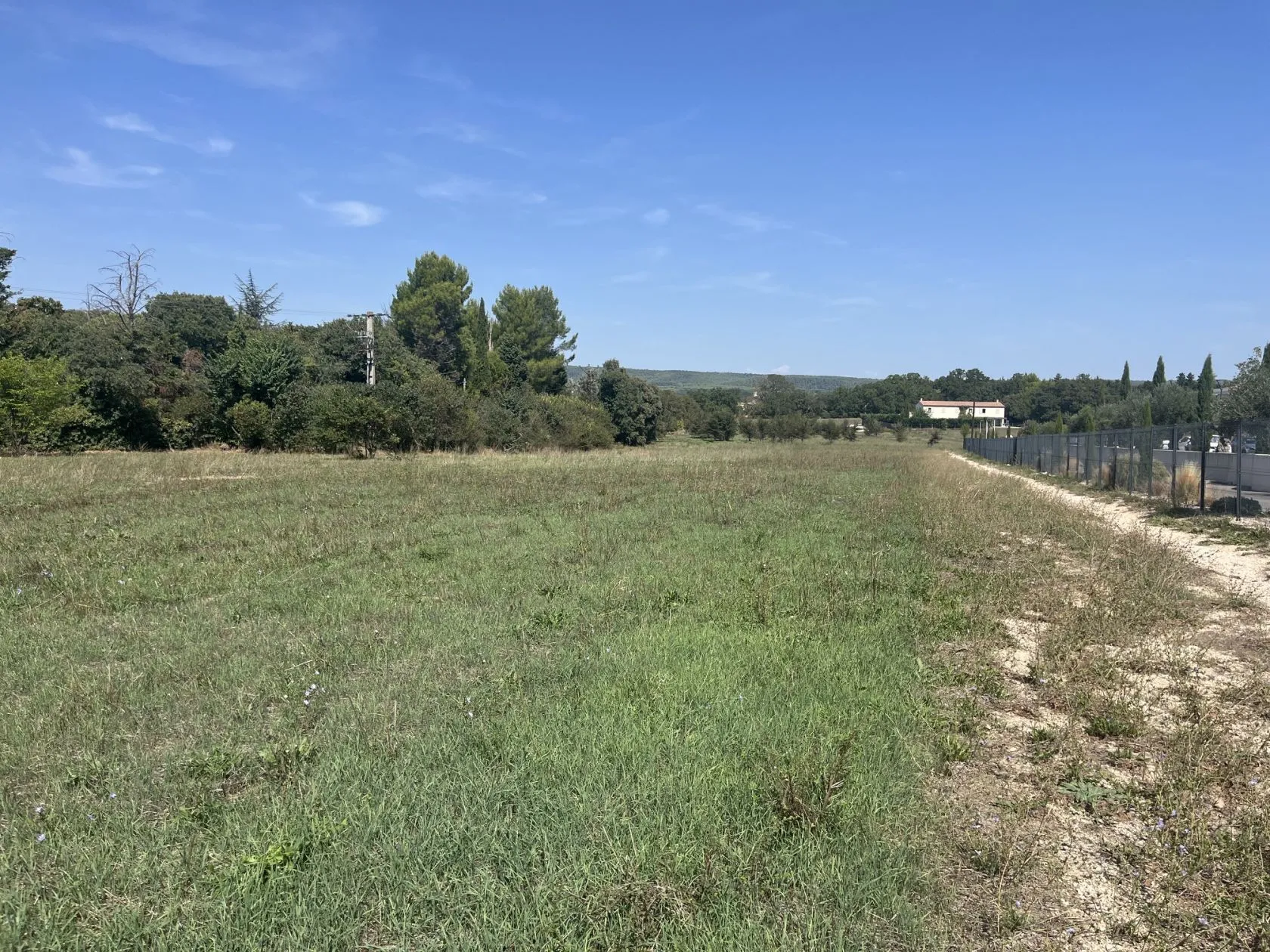 Terrain à bâtir 650 m² à Aix-en-Provence (13100)