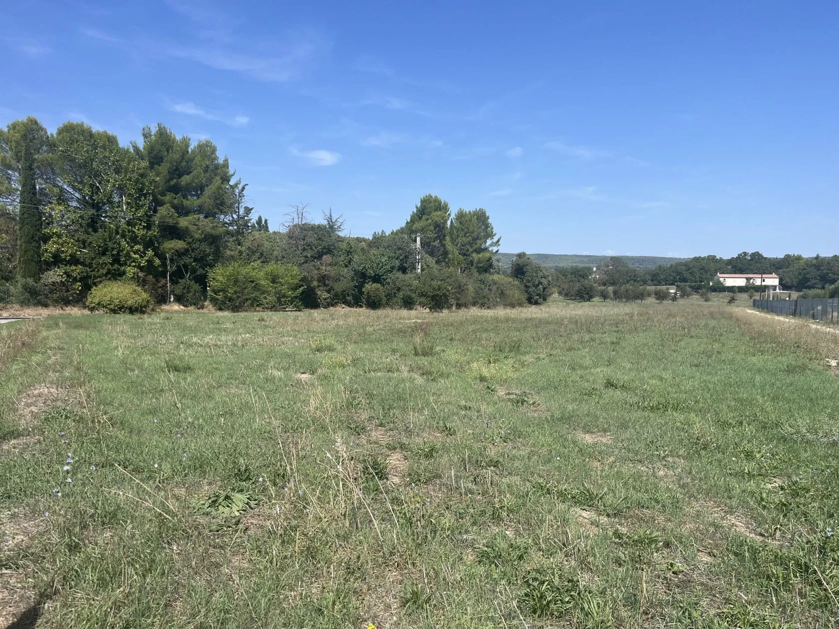 Terrain à bâtir 650 m² à Aix-en-Provence (13100)