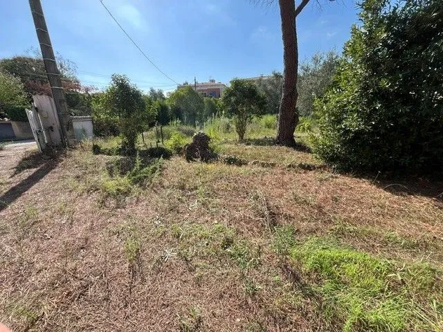 Terrain à bâtir 300 m² à La Roquette-sur-Siagne (06550)