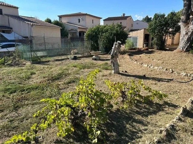 Terrain à bâtir 240 m² à La Roquette-sur-Siagne (06550)