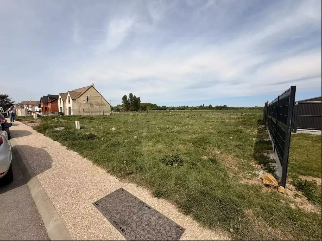 Terrain à bâtir 840 m² à Bréviaires (78610)