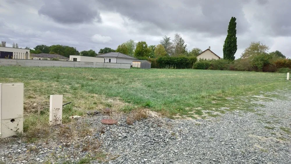 Terrain à bâtir 1340 m² à Espinasse-Vozelle (03110)