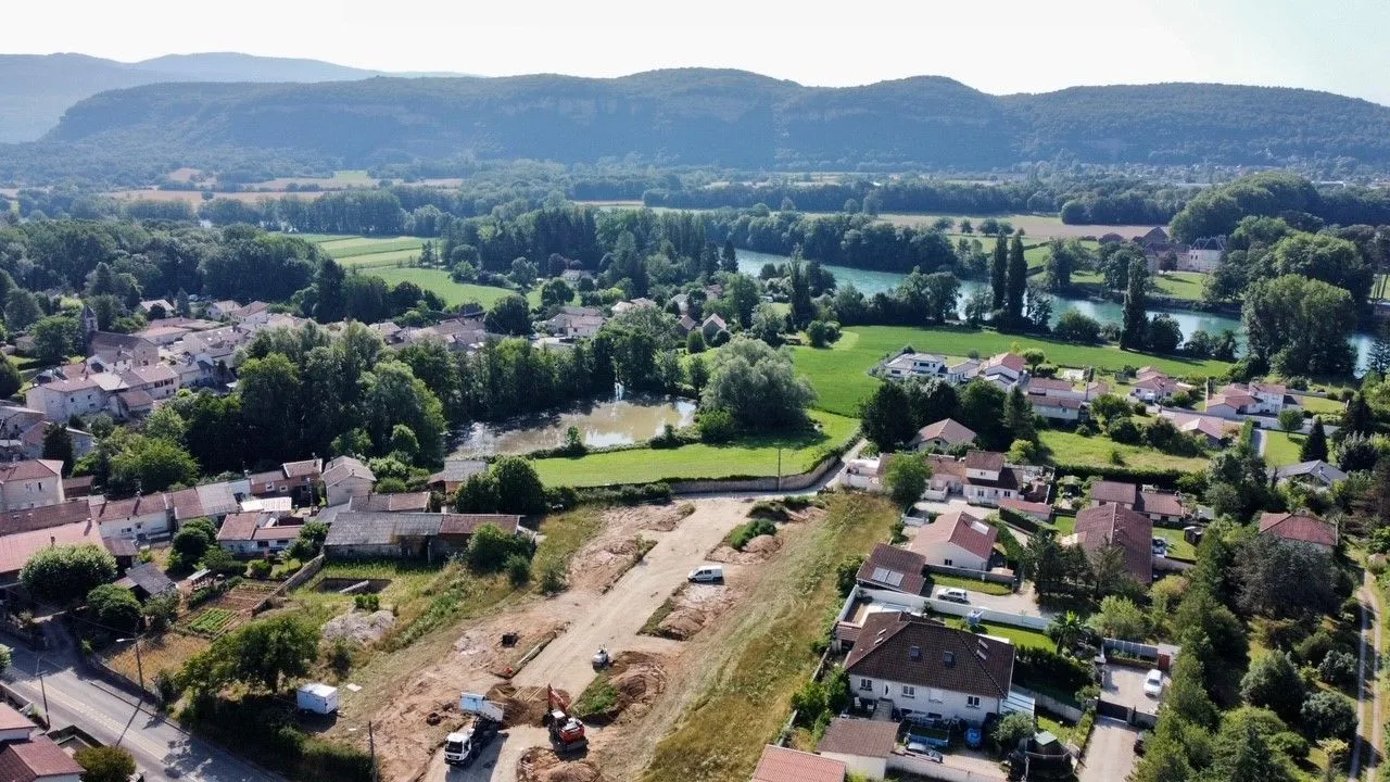 Terrain à bâtir 563 m² à Lagnieu (01150)