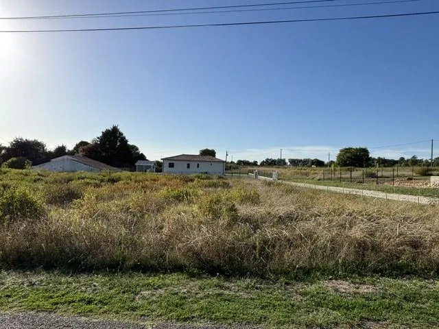 Terrain à bâtir 1185 m² à Pons (17800)
