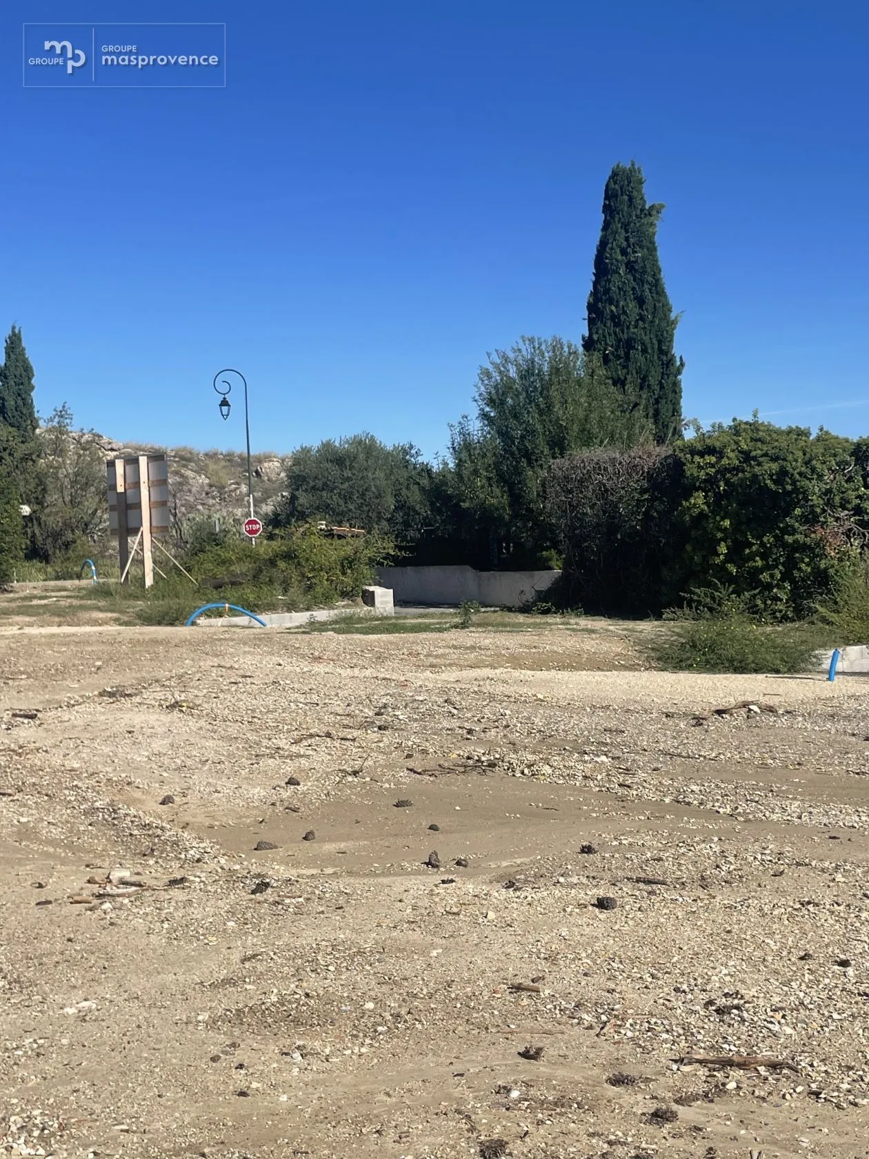 Terrain à bâtir 420 m² à Alleins (13980)