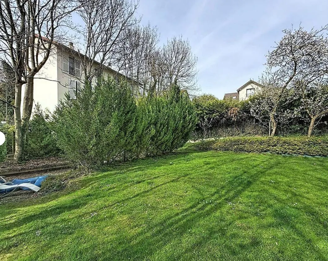 Maison neuve 250 m² à Suresnes (92150)