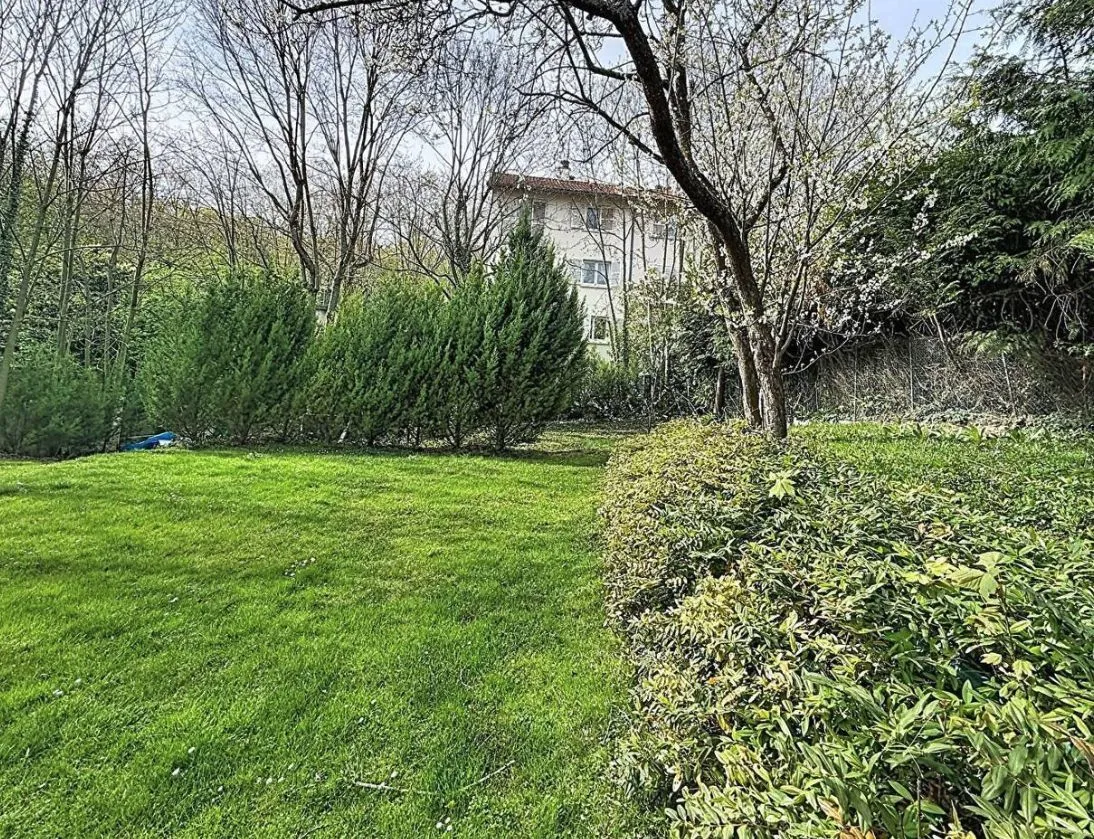 Maison neuve 250 m² à Suresnes (92150)