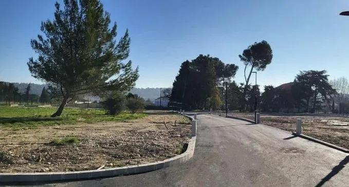 Terrain à bâtir 455 m² à Domazan (30390)