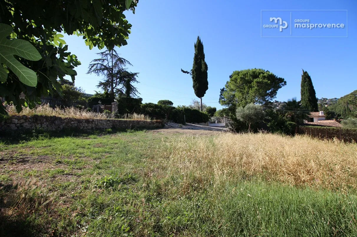 Terrain à bâtir 778 m² à Mougins (06250)